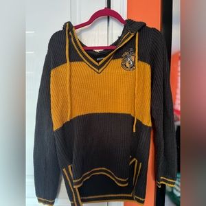 Hufflepuff Harry Potter knit sweatshirt (Hot Topic- size S)